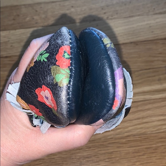 Freshly Picked Navy Blue and Floral Soft Soles sz4 - Picture 3 of 4